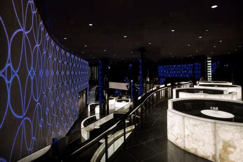 armani club dubai